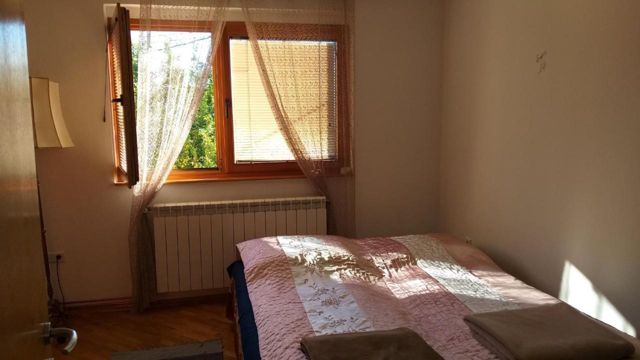 Apartman Sa Garazom I Internetom 사라예보 외부 사진