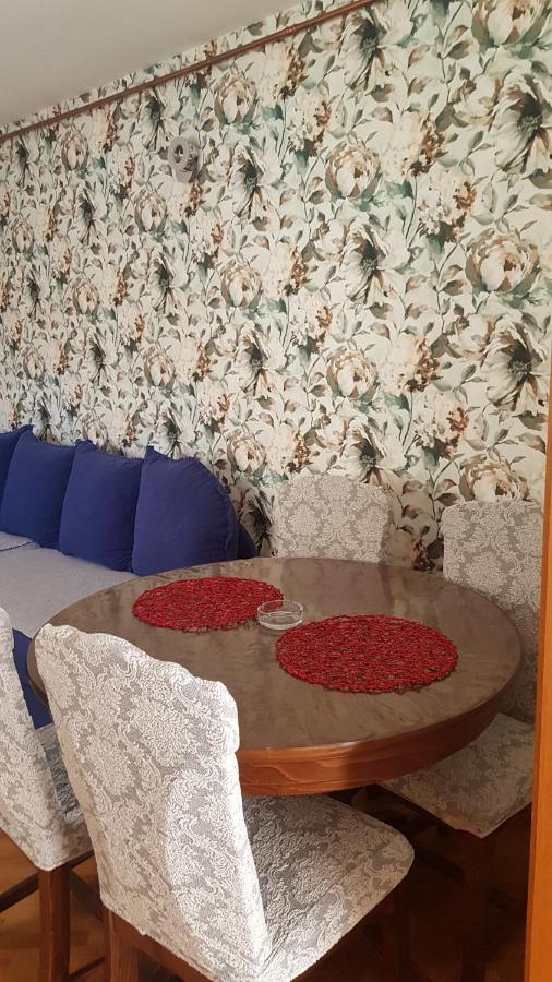 Apartman Sa Garazom I Internetom 사라예보 외부 사진